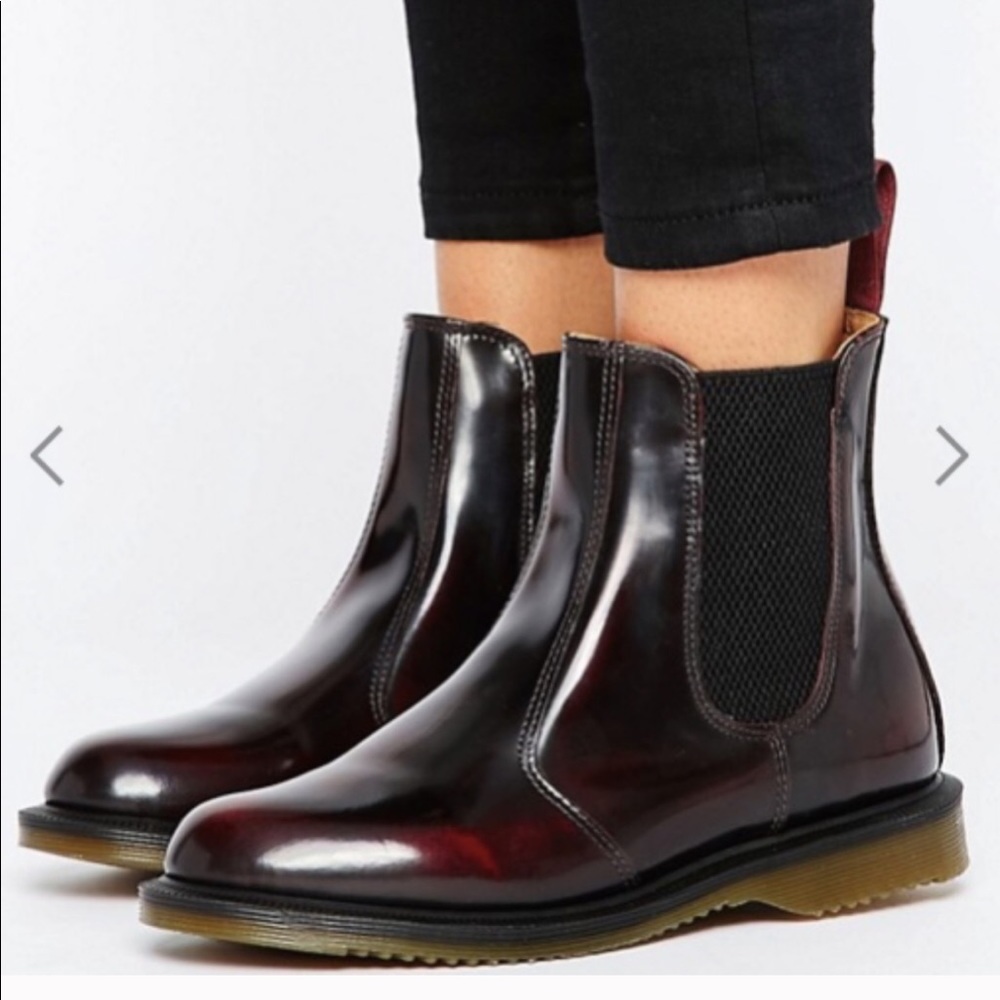 ❤️ Dr martens Chelsea boots *reposh*